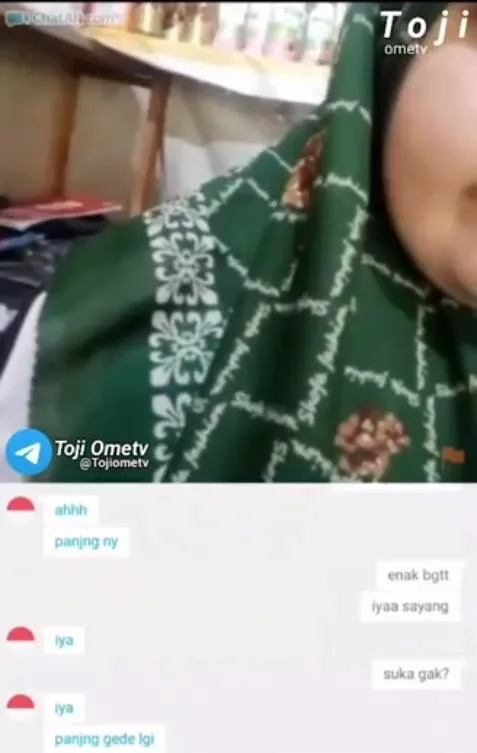 Sambil jagain warung wkwk